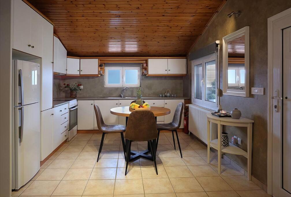 "Elegant & Quiet House" Apartment Игуменица Екстериор снимка